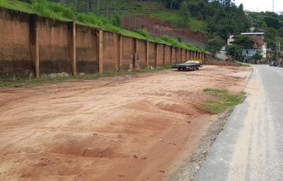 Em frente o Estádio João Miguel