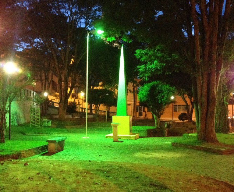 Marco Zero e Obelisco iluminados para dar destaque.