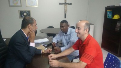 Conversa com o prefeito: estacionamento rotativo está nos planos da Prefeitura.