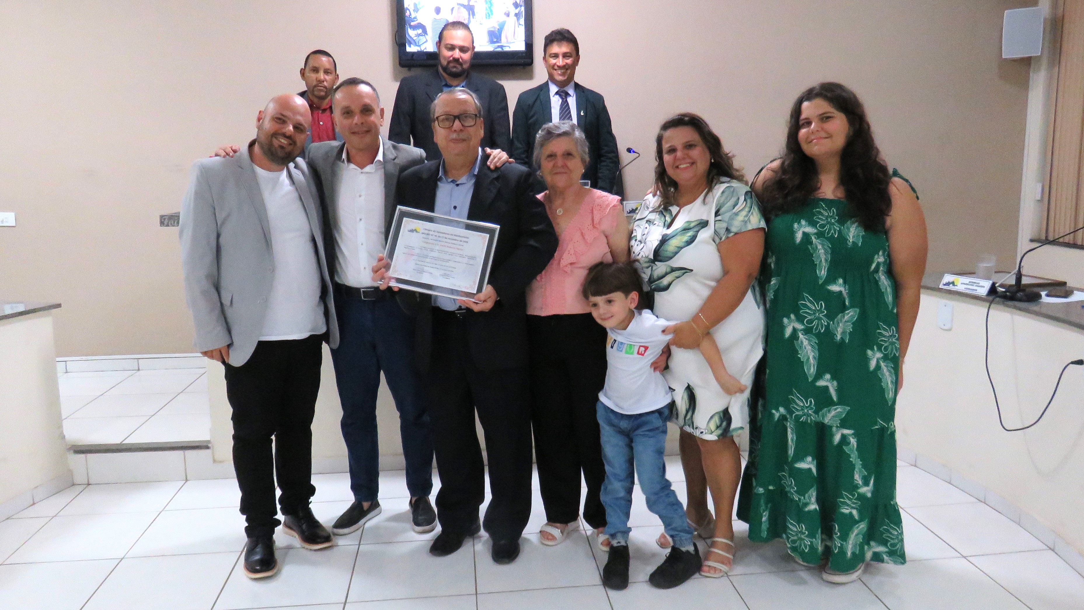 Em sessão ordinária Câmara dedicou momento especial para entrega de homenagens