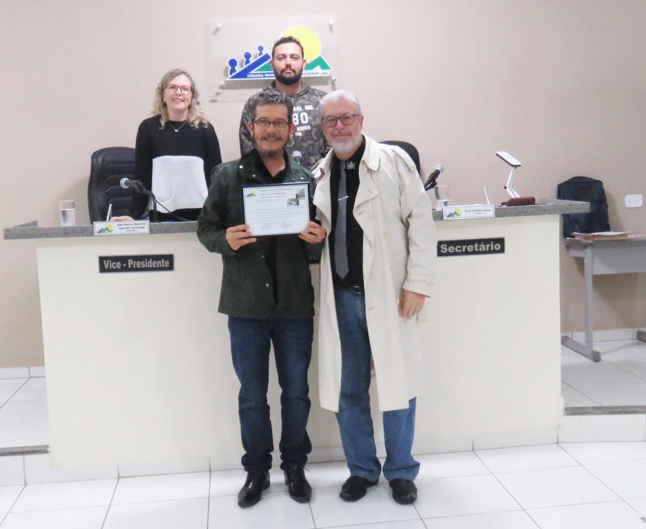 Moção congratula o Engenheiro Florestal Ailton de Souza