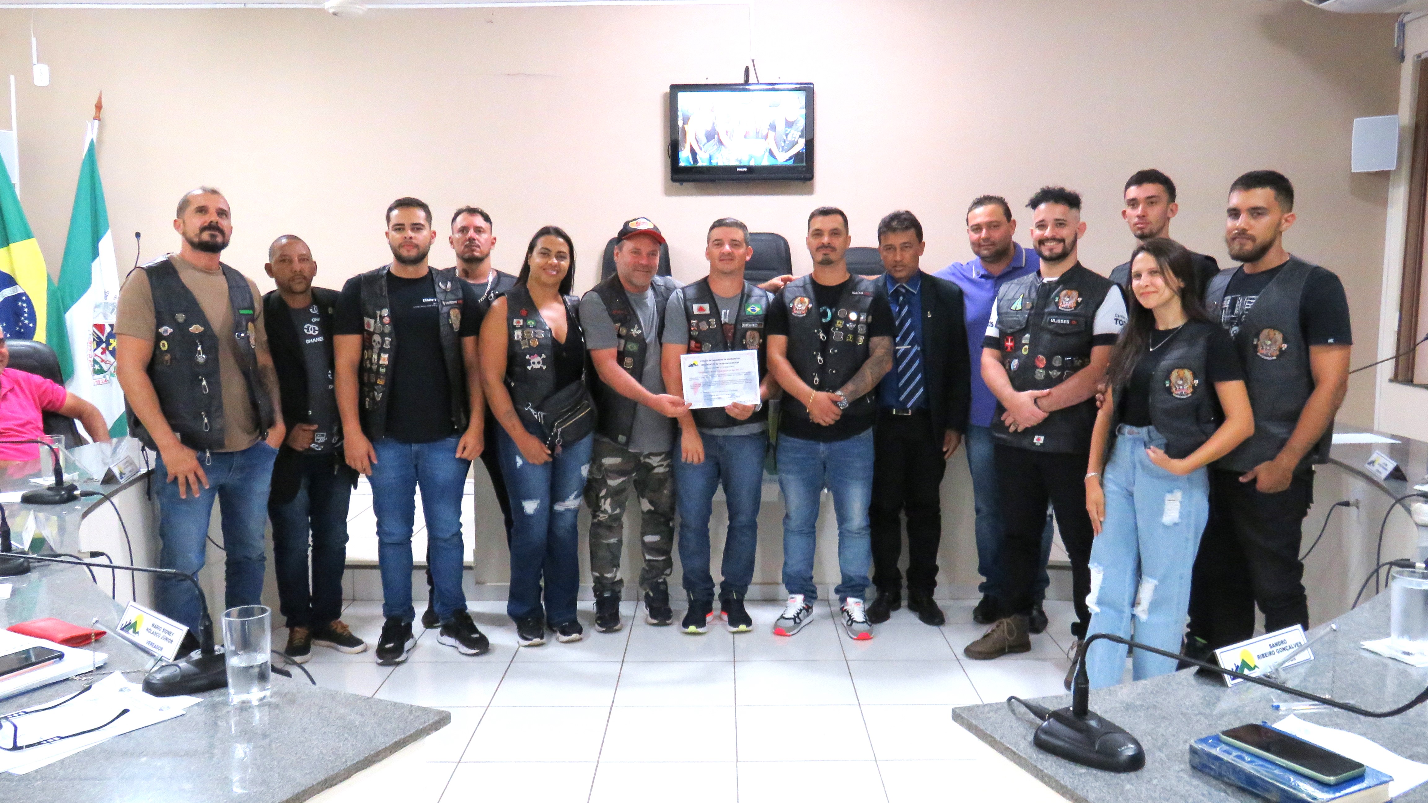 Moto Clube Águias de Aço MG-111 recebeu homenagem na Câmara de Manhumirim