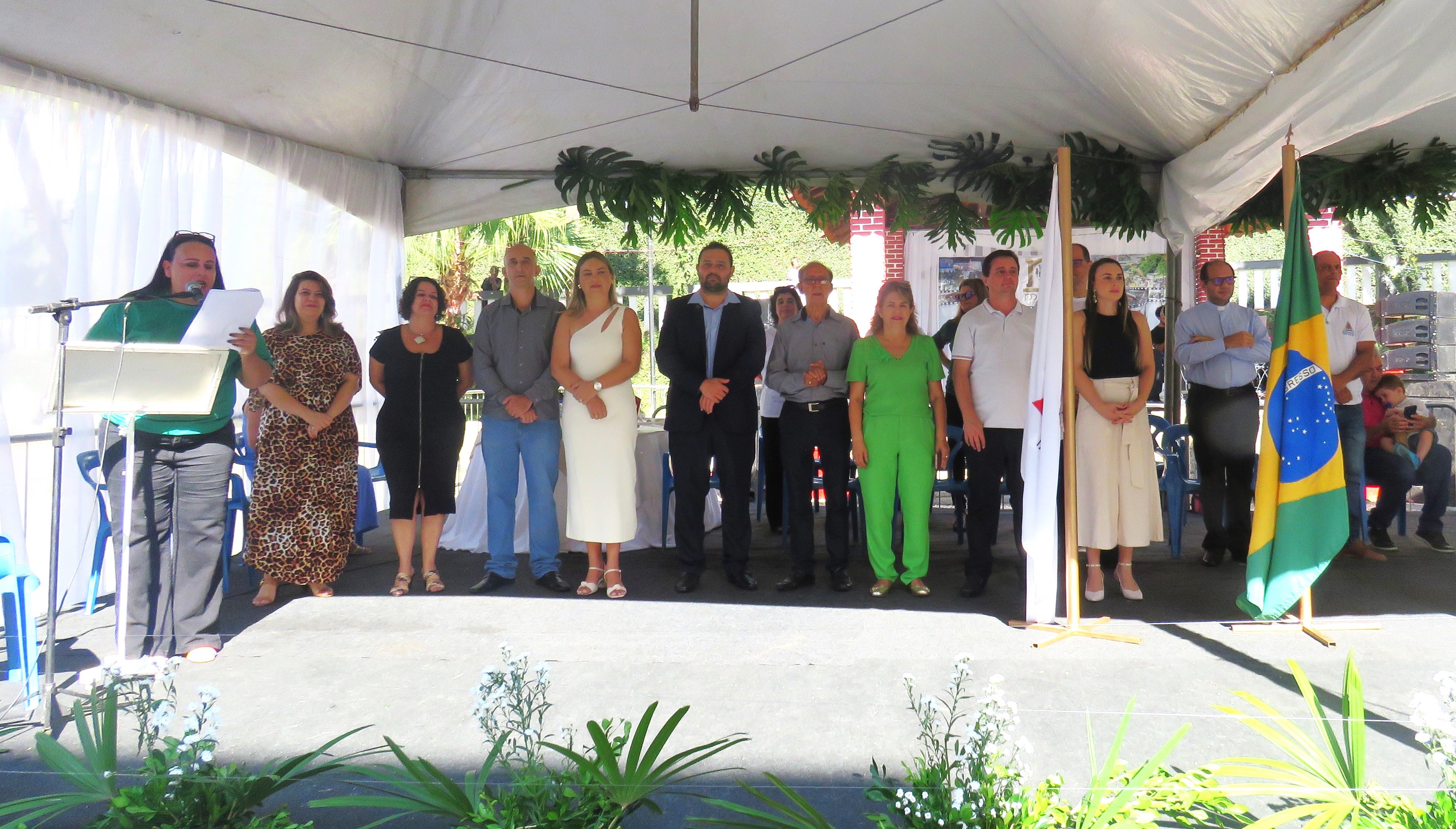 Muita história e emoção no desfile do centenário em Manhumirim