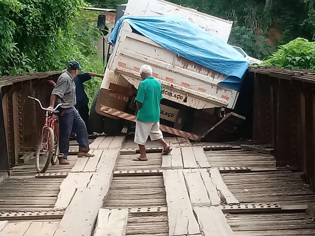 Ofício pede reforma em pontilhão