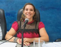 Vereadora Elaine Freire faz elogios a secretarias municipais